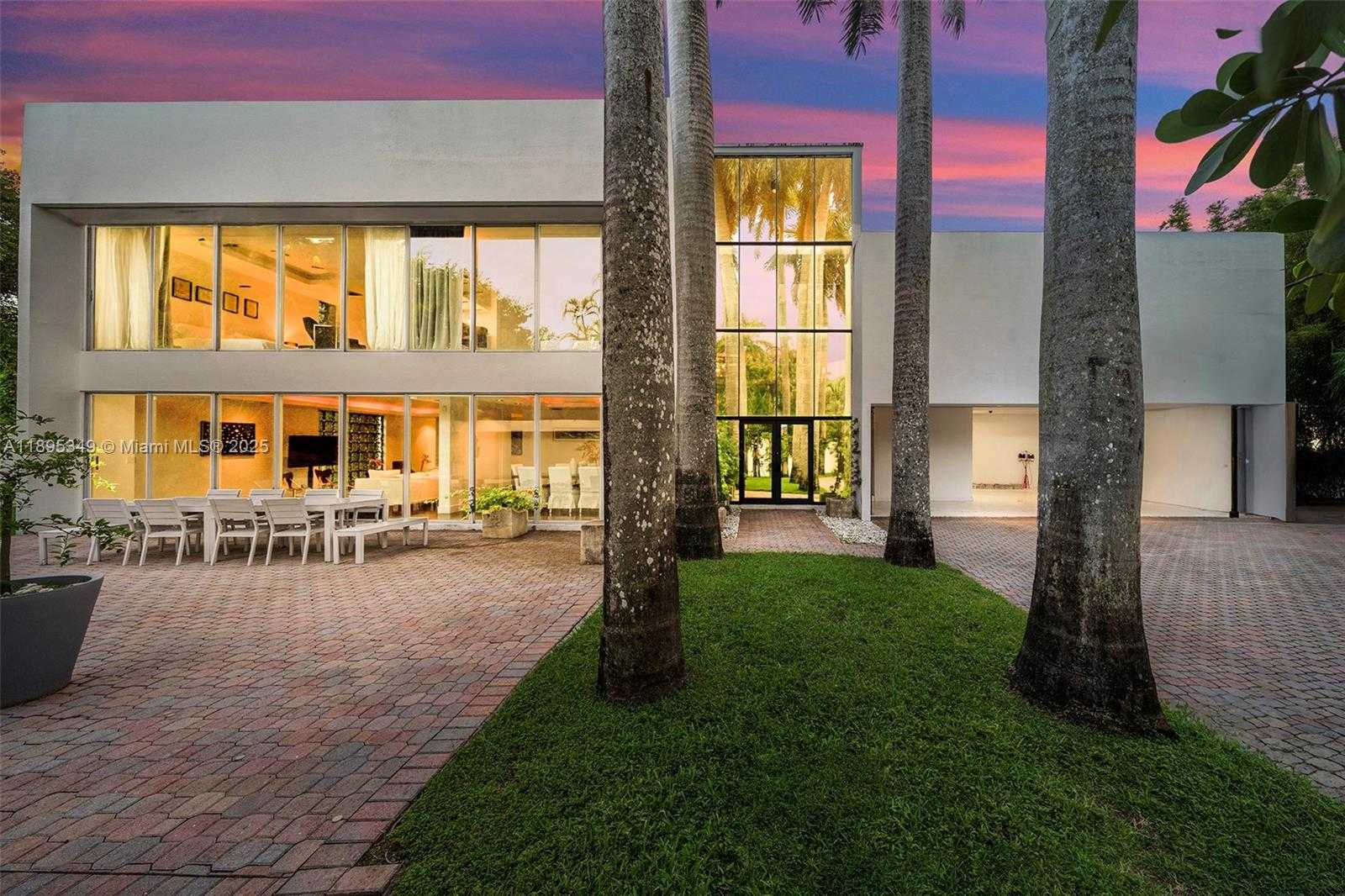 Small Image of 3880 HARDIE AVE, Miami Number 3