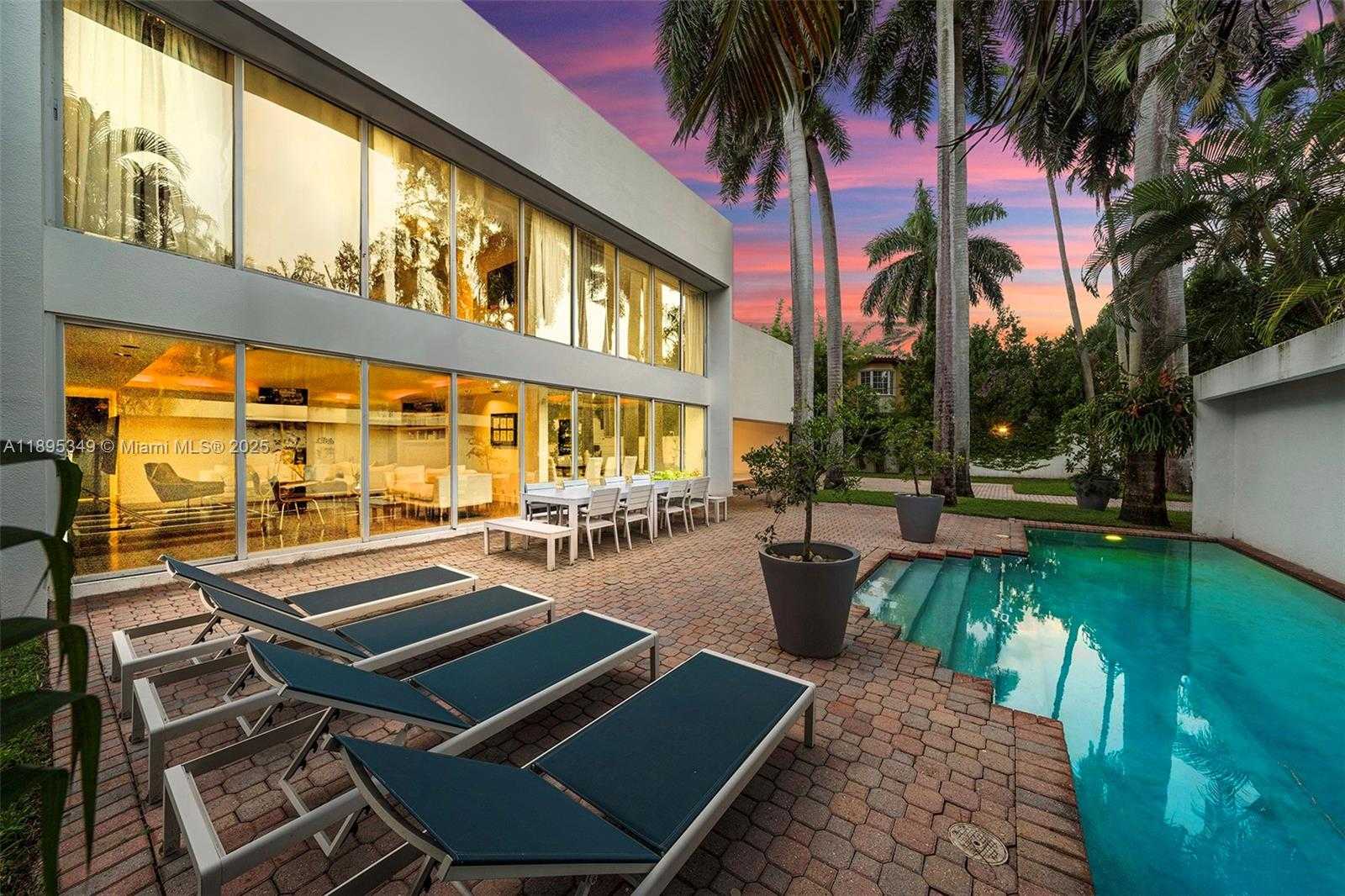 Small Image of 3880 HARDIE AVE, Miami Number 5