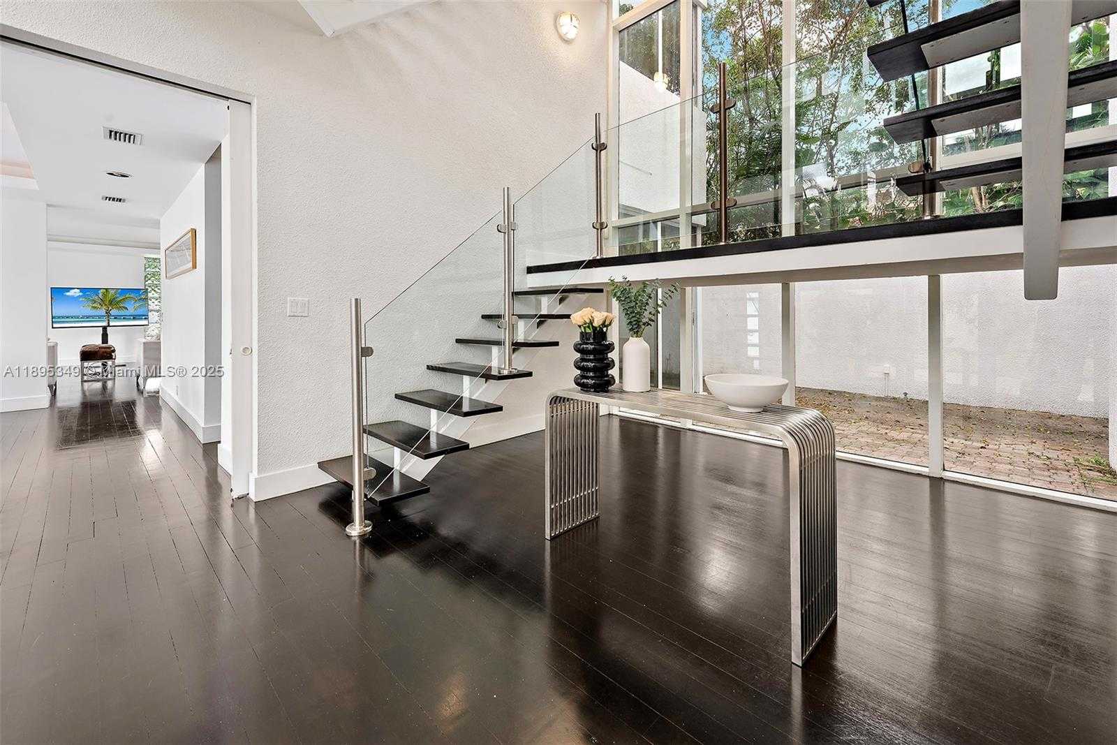 Small Image of 3880 HARDIE AVE, Miami Number 7