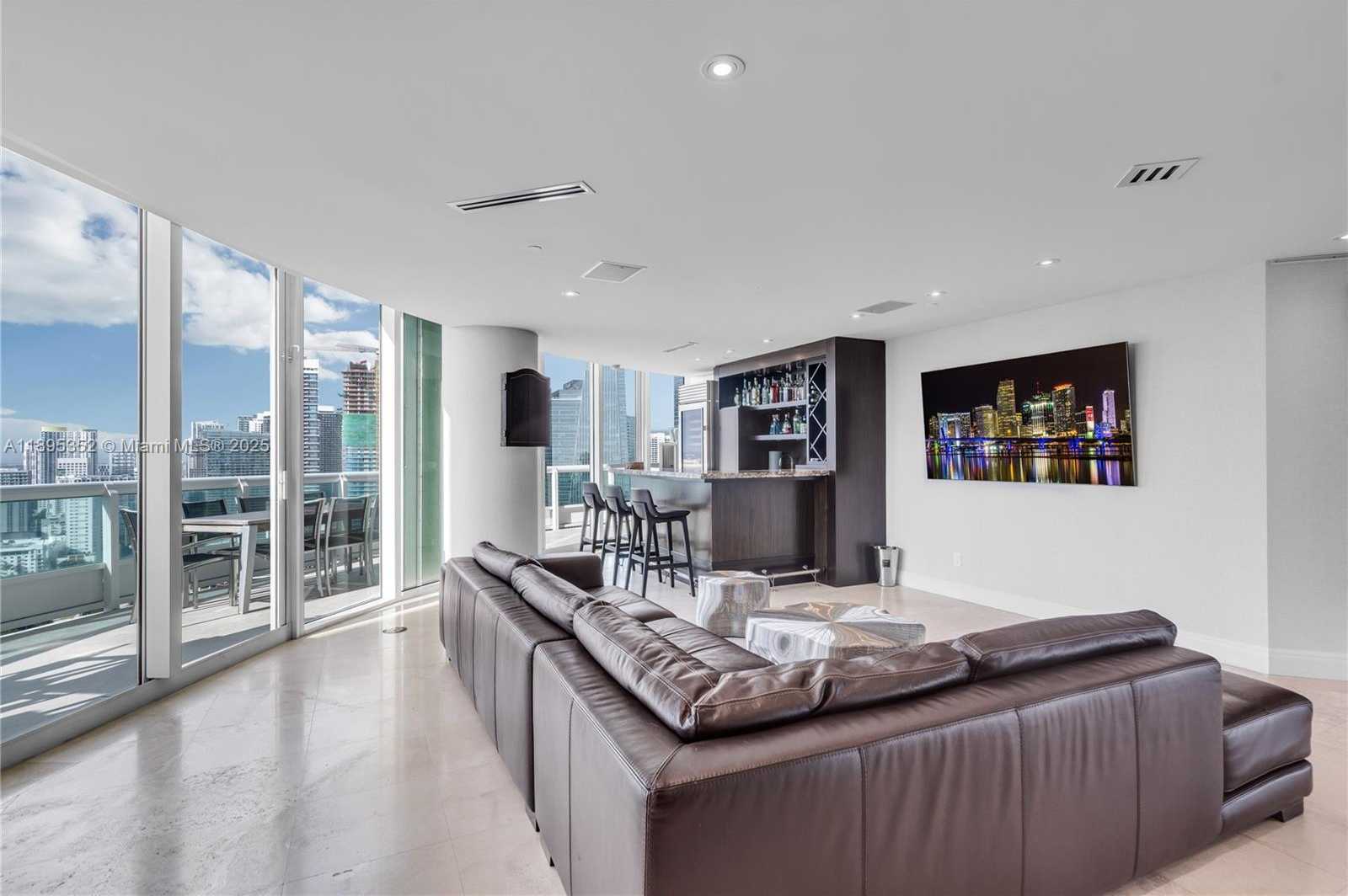 Small Image of 1643 BRICKELL AVE #3501, Miami Number 12