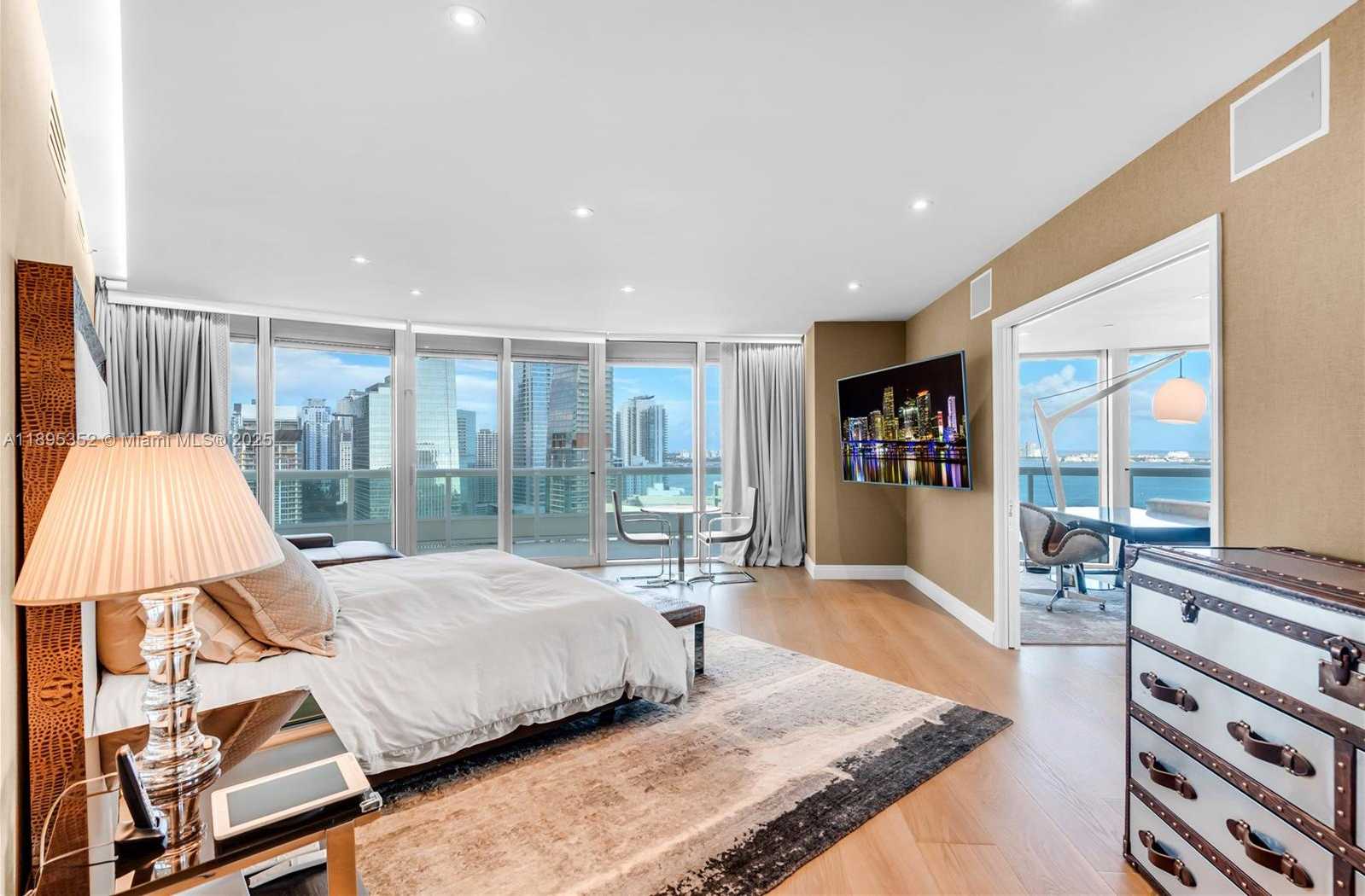 Small Image of 1643 BRICKELL AVE #3501, Miami Number 26