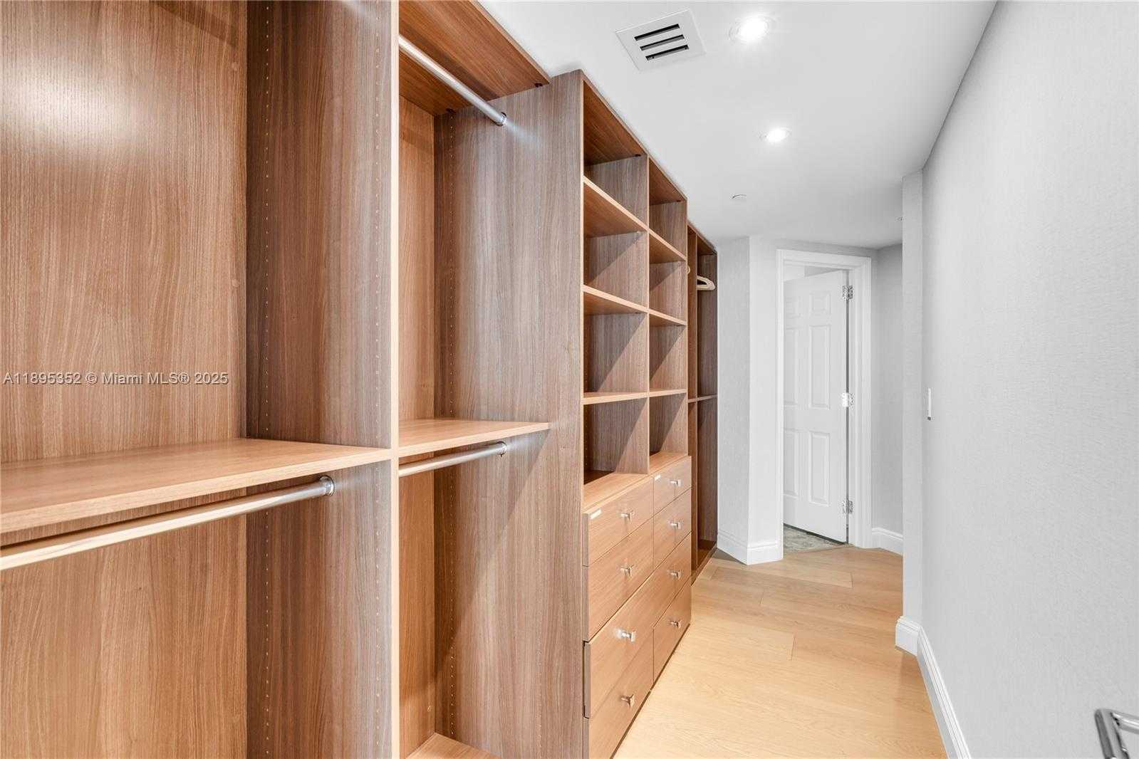 Small Image of 1643 BRICKELL AVE #3501, Miami Number 48