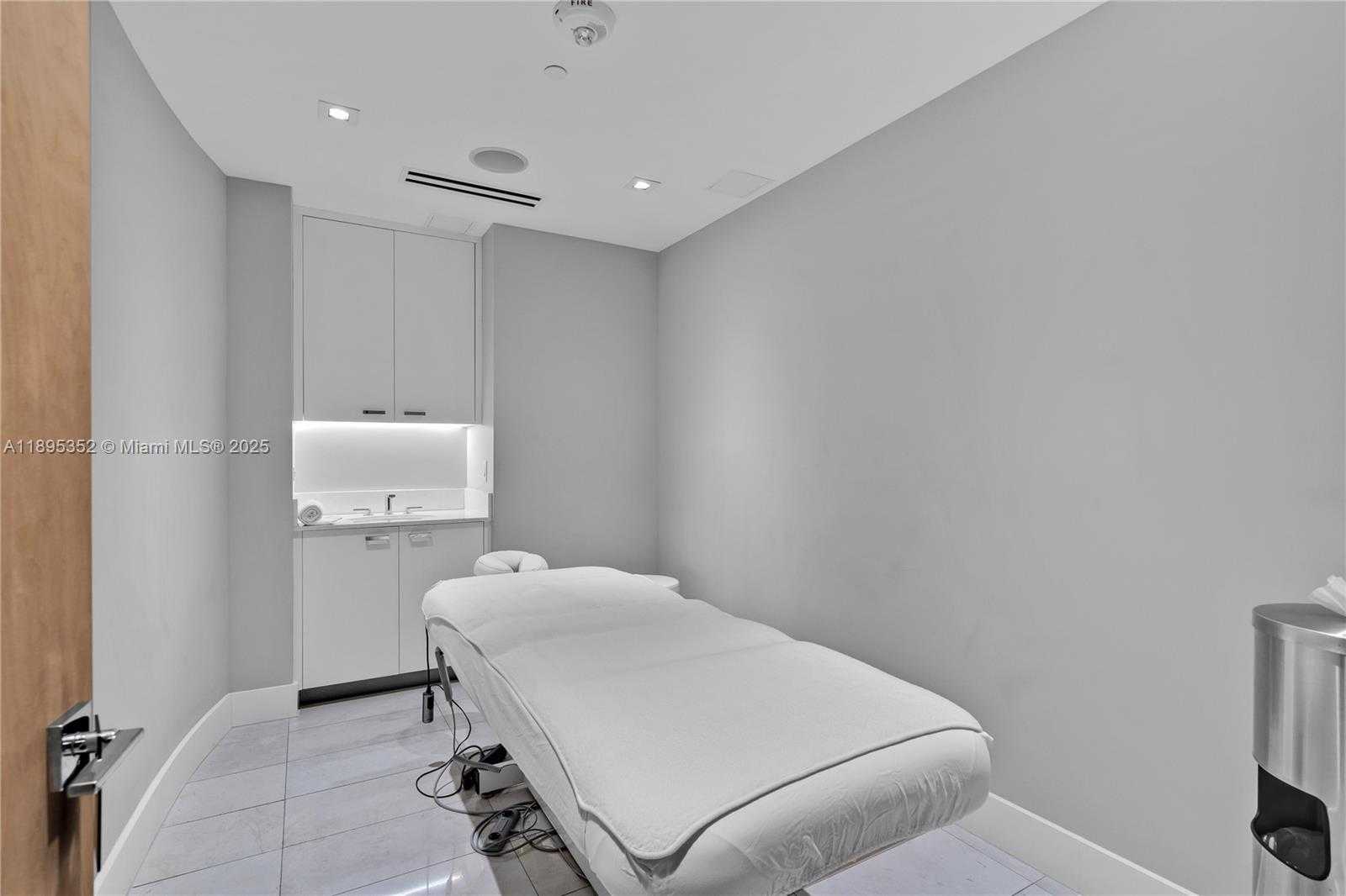 Small Image of 1643 BRICKELL AVE #3501, Miami Number 63