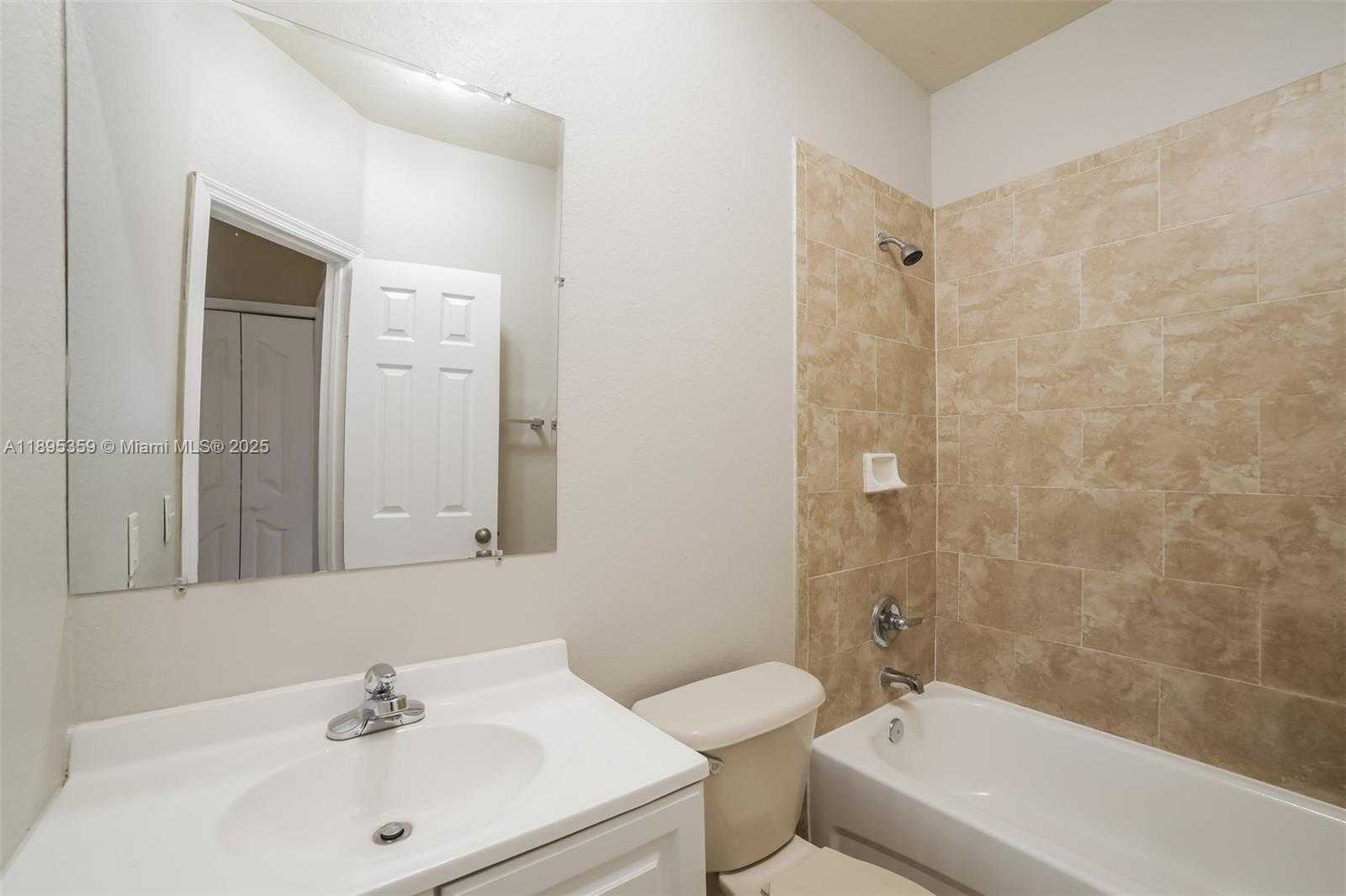 Small Image of 10131 WEST INDIGO ST, Miami Number 14