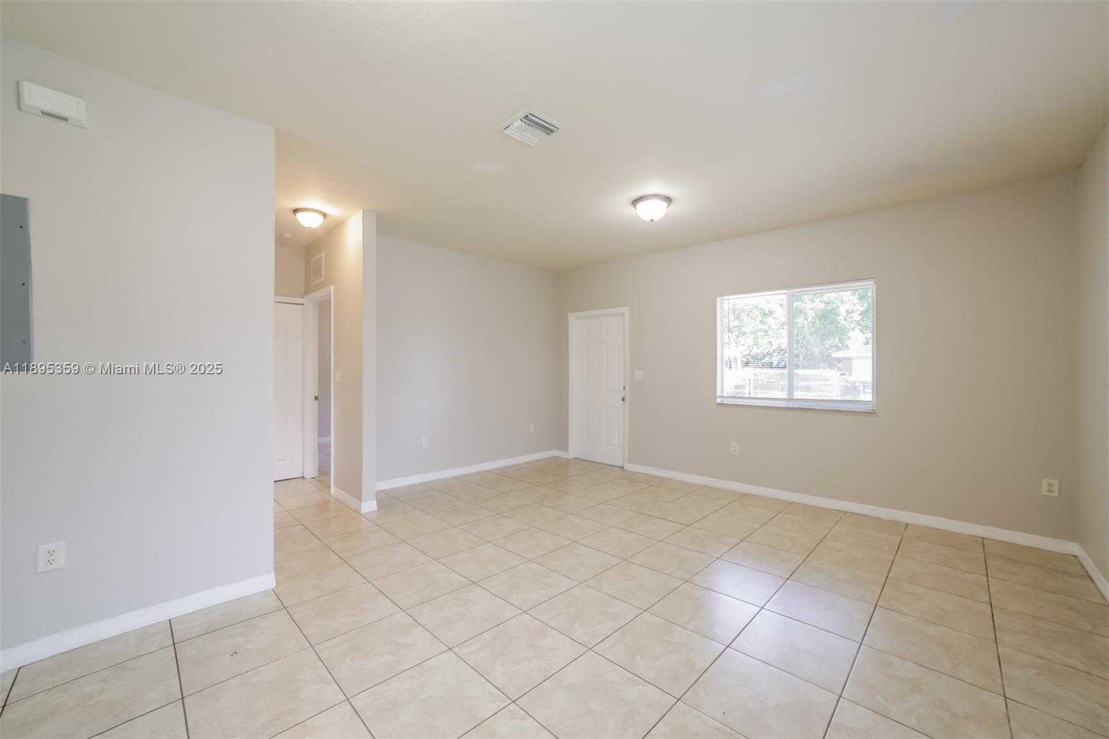 Small Image of 10131 WEST INDIGO ST, Miami Number 5
