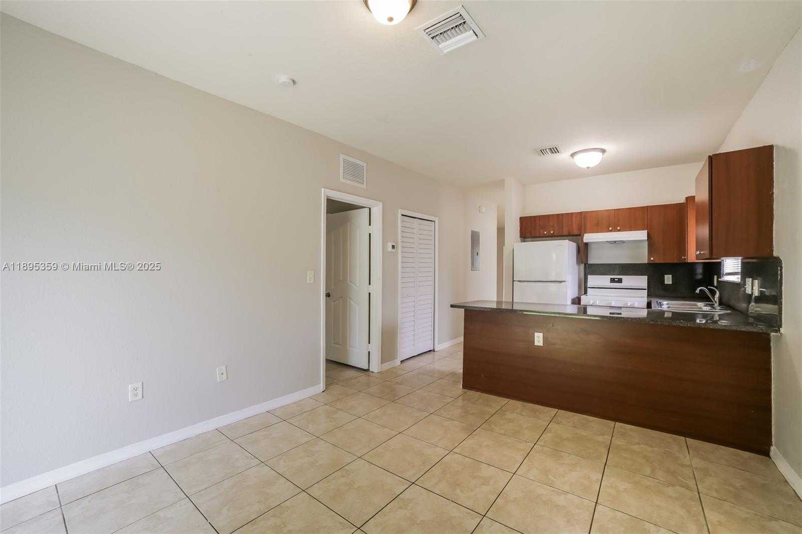 Small Image of 10131 WEST INDIGO ST, Miami Number 6