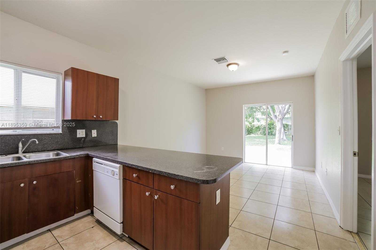 Small Image of 10131 WEST INDIGO ST, Miami Number 8