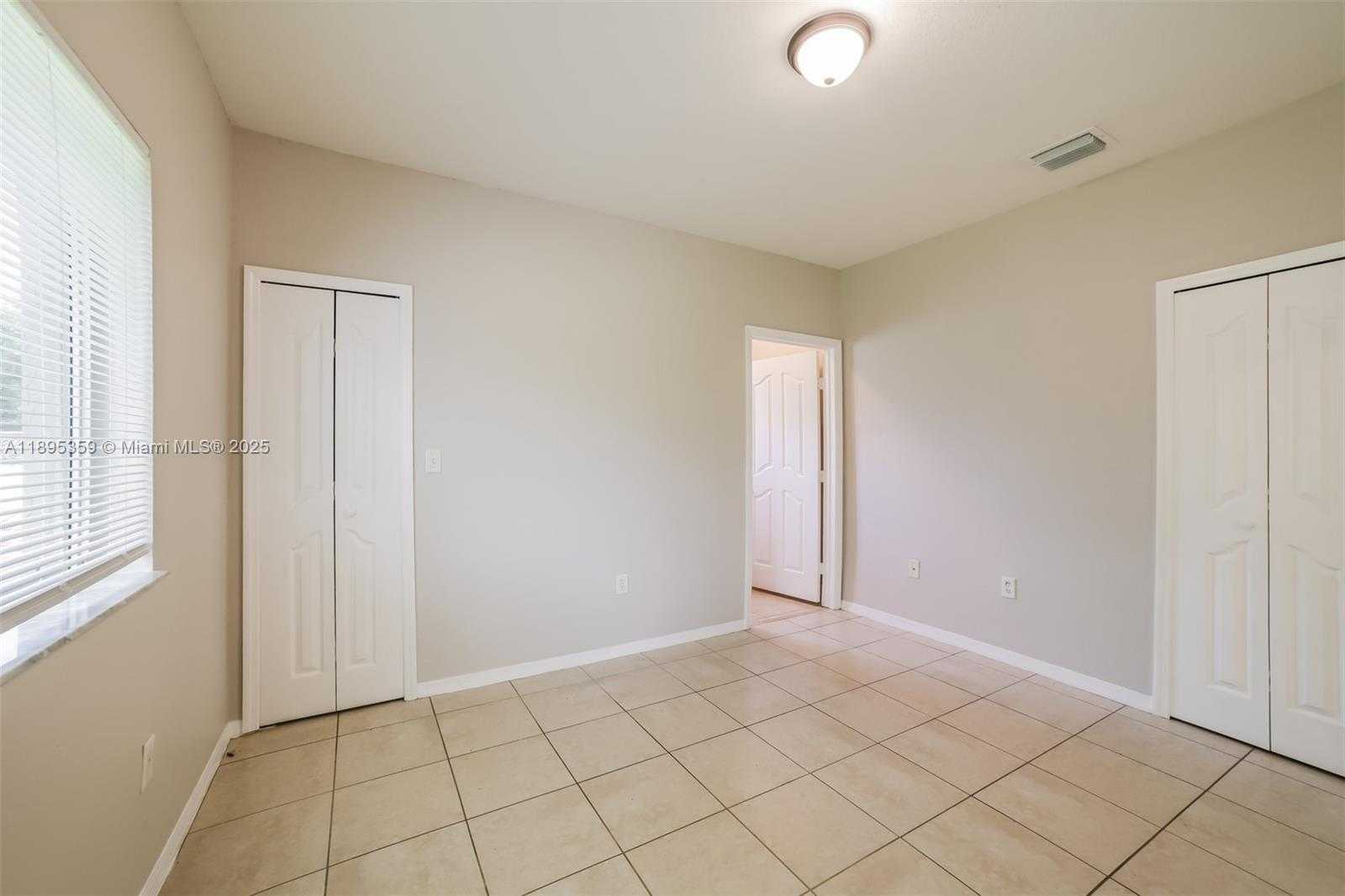 Small Image of 10131 WEST INDIGO ST, Miami Number 9
