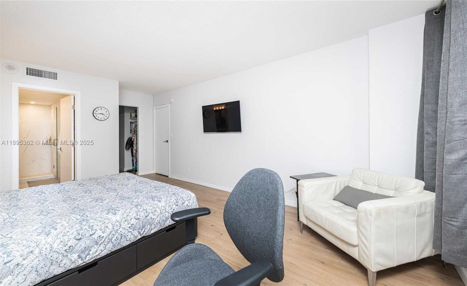 Small Image of 600 THREE ISLANDS BLVD #214, Hallandale Beach Number 32