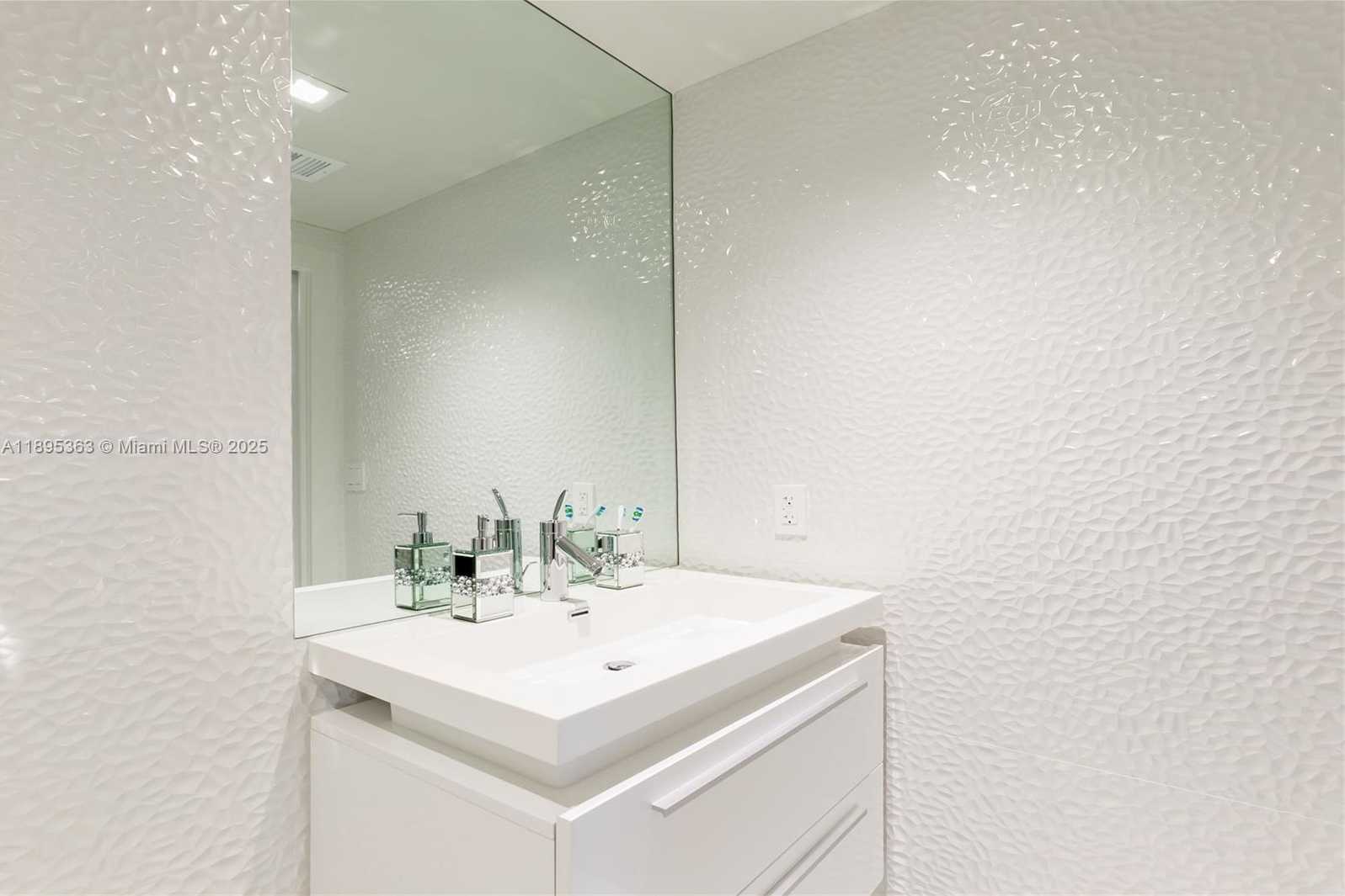 Small Image of 1830 SOUTH OCEAN DR #2903, Hallandale Beach Number 16