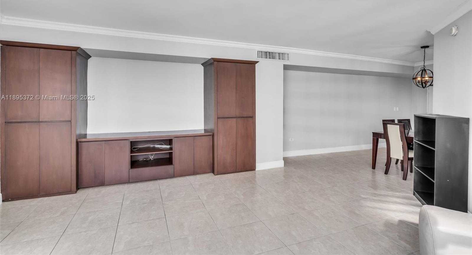 Small Image of 999 BRICKELL BAY DR #1005, Miami Number 10