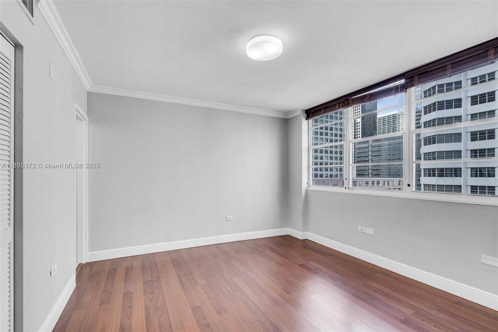 Small Image of 999 BRICKELL BAY DR #1005, Miami Number 15