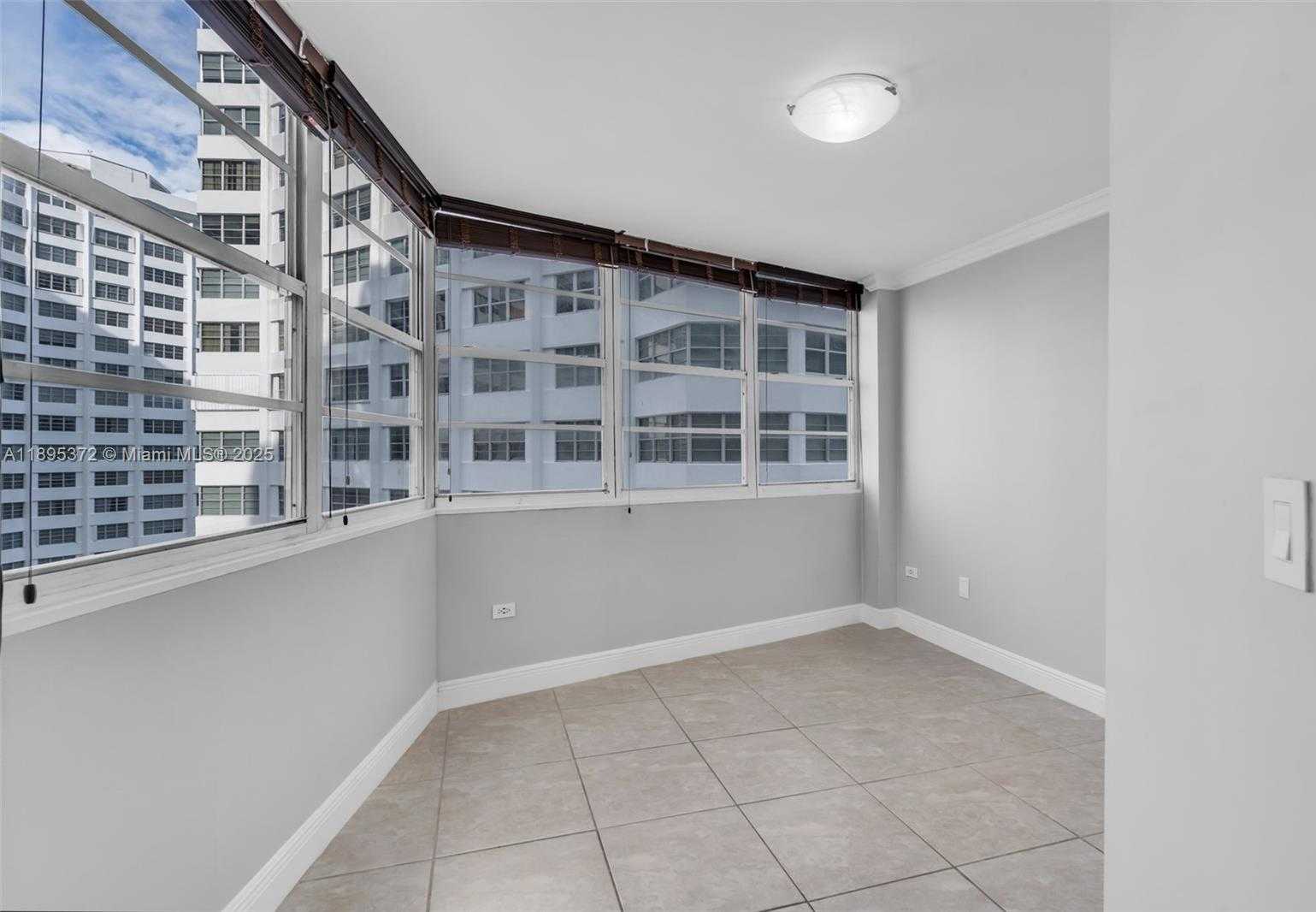 Small Image of 999 BRICKELL BAY DR #1005, Miami Number 18