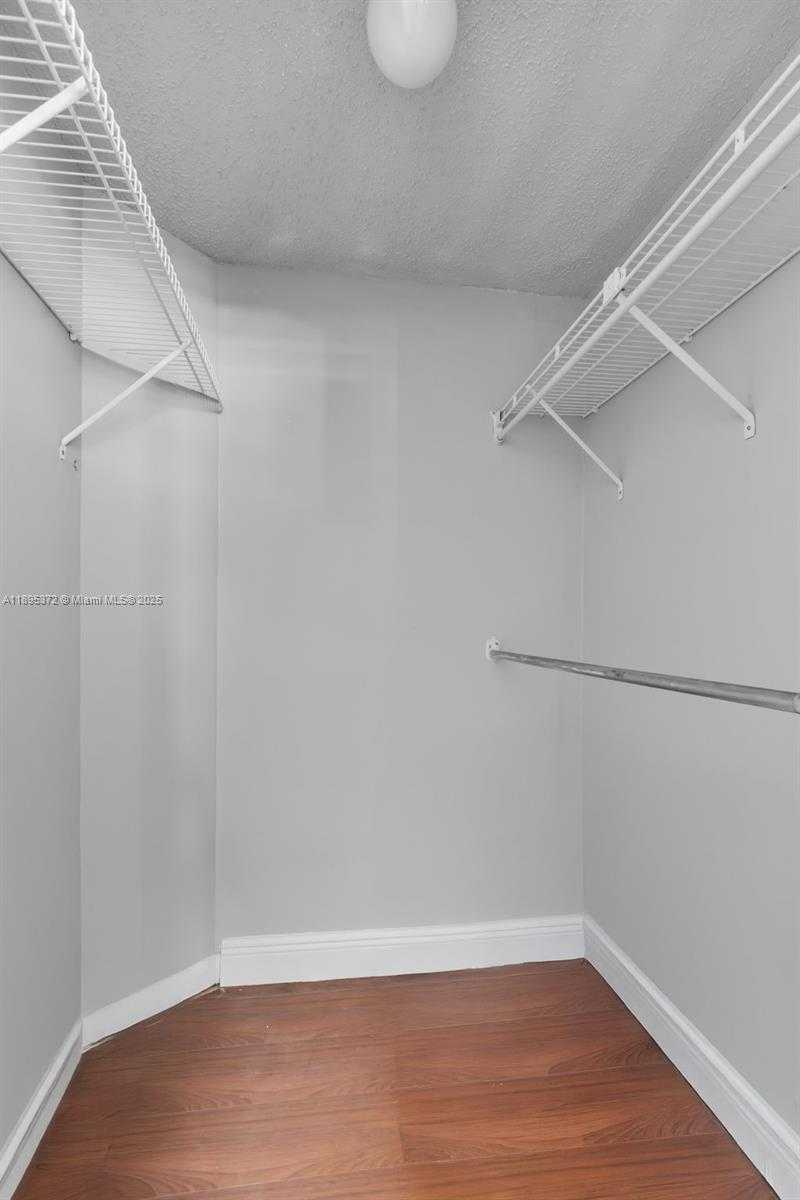 Small Image of 999 BRICKELL BAY DR #1005, Miami Number 20