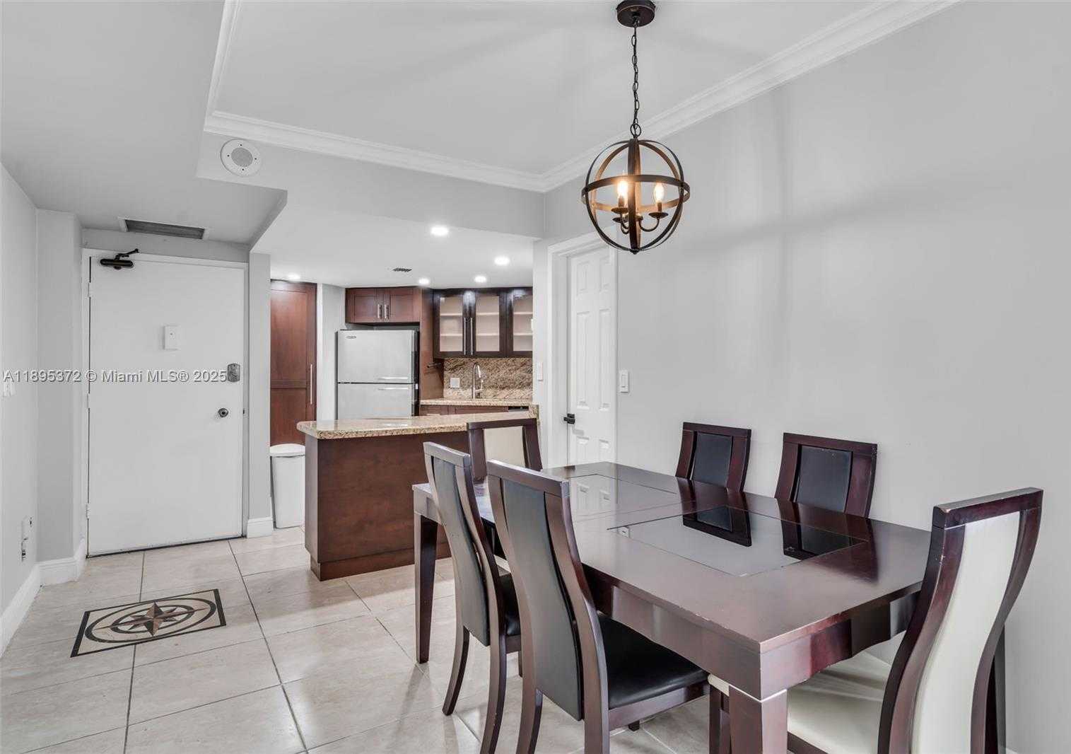 Small Image of 999 BRICKELL BAY DR #1005, Miami Number 6