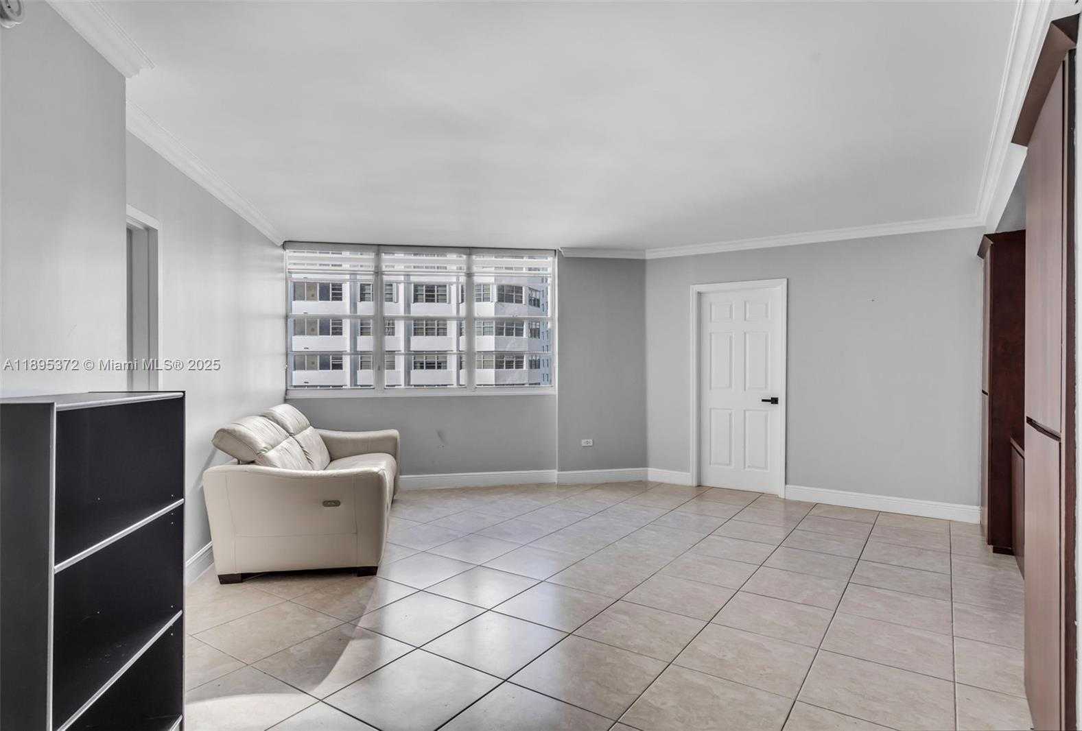 Small Image of 999 BRICKELL BAY DR #1005, Miami Number 7
