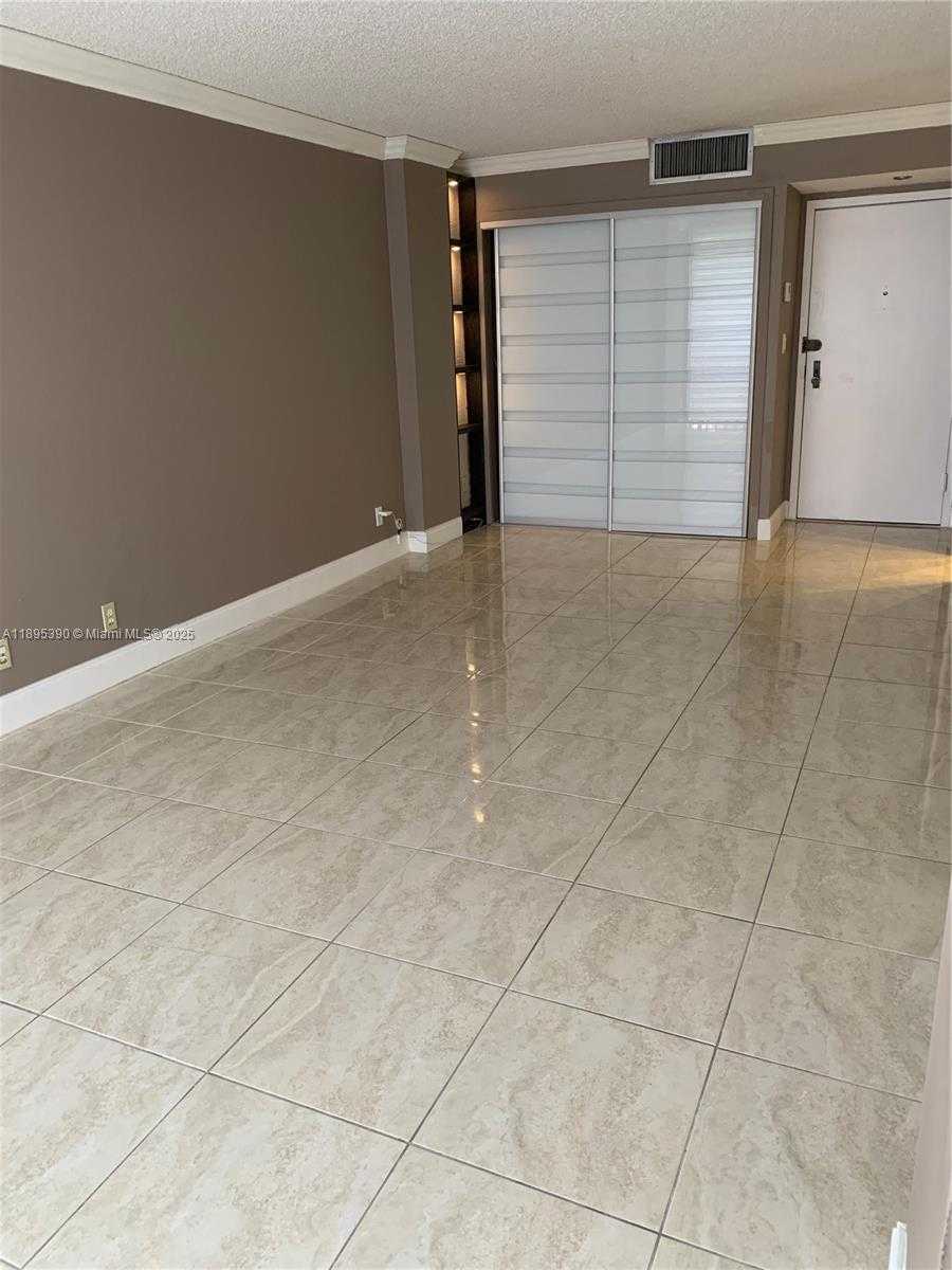 Small Image of 16919 NORTH BAY RD #308, Sunny Isles Beach Number 12
