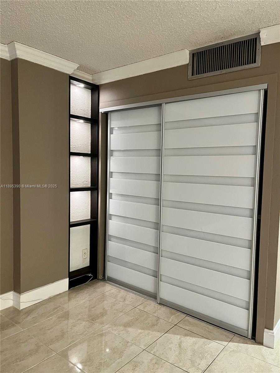 Small Image of 16919 NORTH BAY RD #308, Sunny Isles Beach Number 14