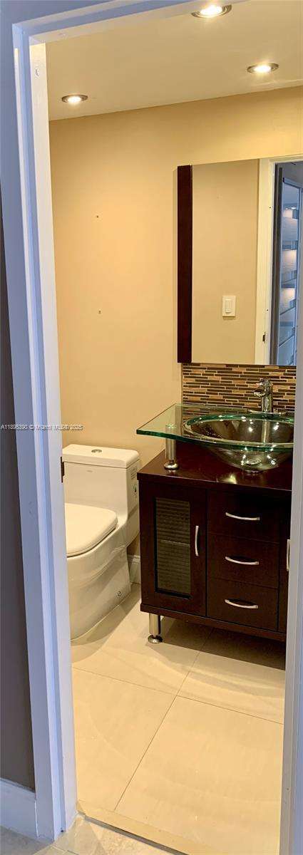 Small Image of 16919 NORTH BAY RD #308, Sunny Isles Beach Number 16