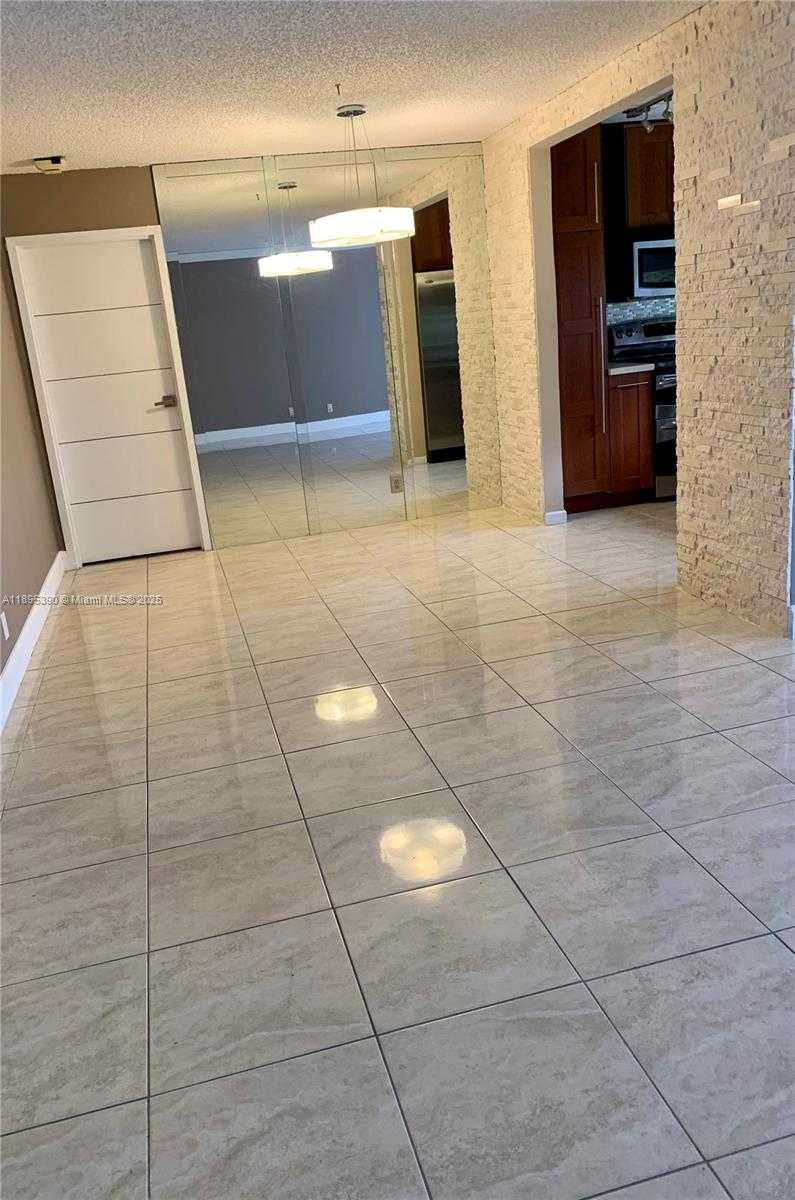 Small Image of 16919 NORTH BAY RD #308, Sunny Isles Beach Number 19