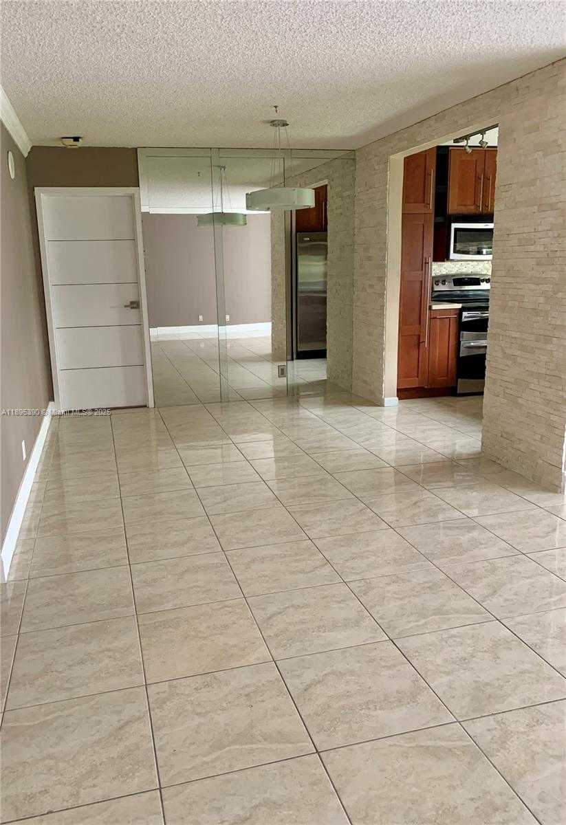 Small Image of 16919 NORTH BAY RD #308, Sunny Isles Beach Number 20