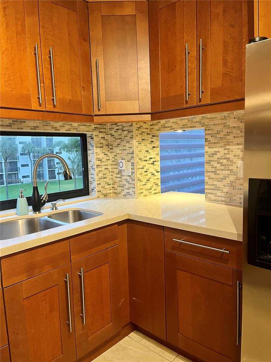 Small Image of 16919 NORTH BAY RD #308, Sunny Isles Beach Number 26