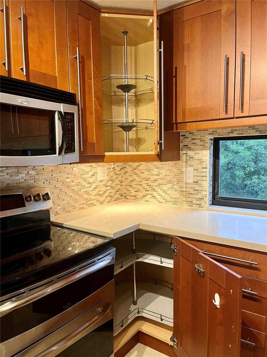 Small Image of 16919 NORTH BAY RD #308, Sunny Isles Beach Number 28