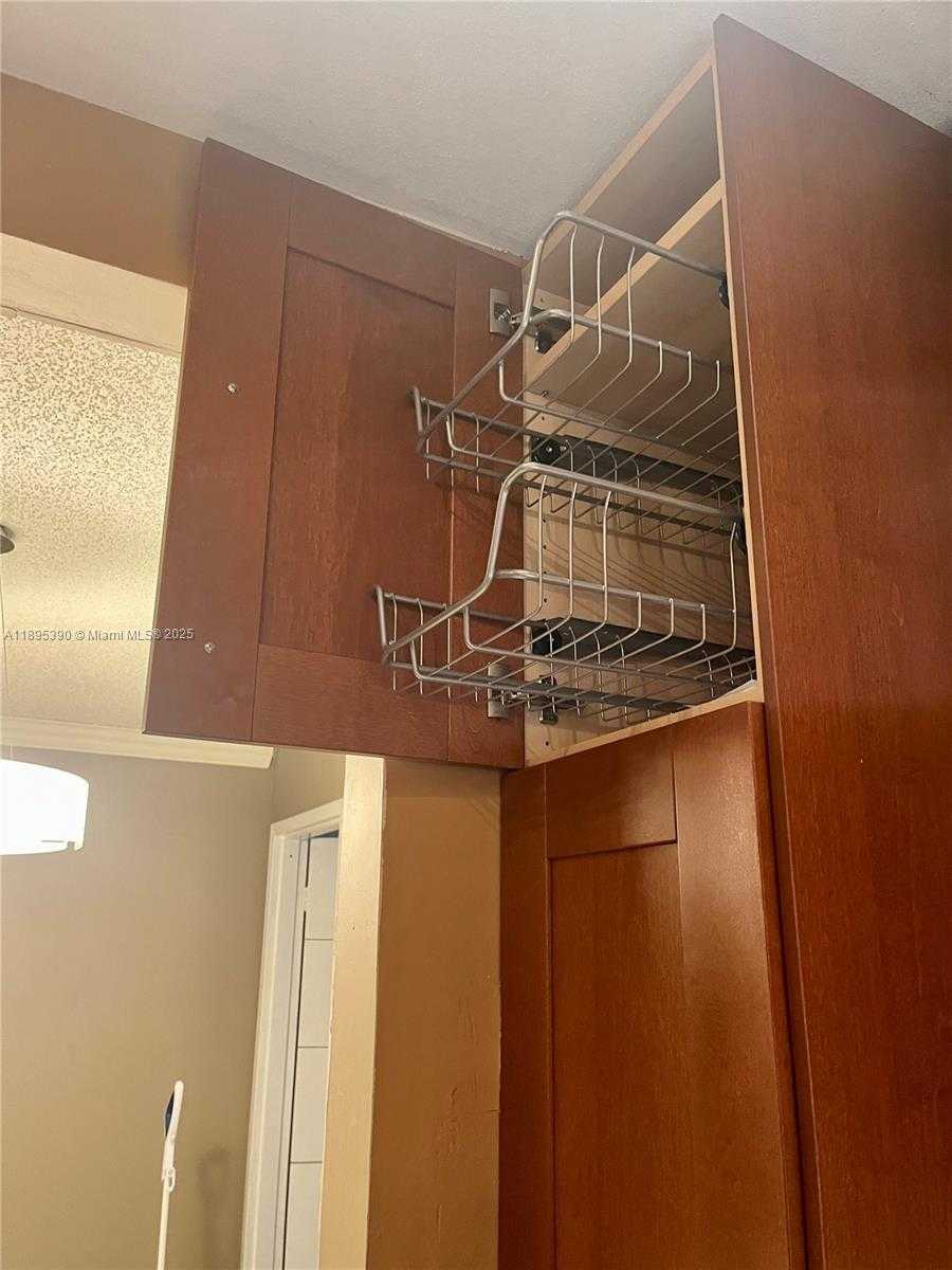 Small Image of 16919 NORTH BAY RD #308, Sunny Isles Beach Number 31