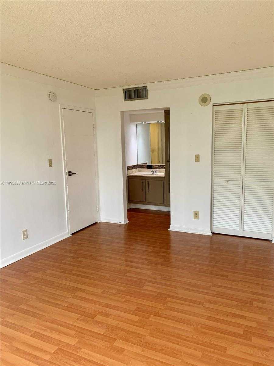 Small Image of 16919 NORTH BAY RD #308, Sunny Isles Beach Number 37