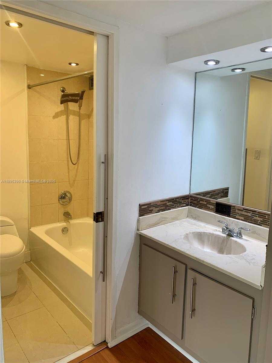 Small Image of 16919 NORTH BAY RD #308, Sunny Isles Beach Number 40