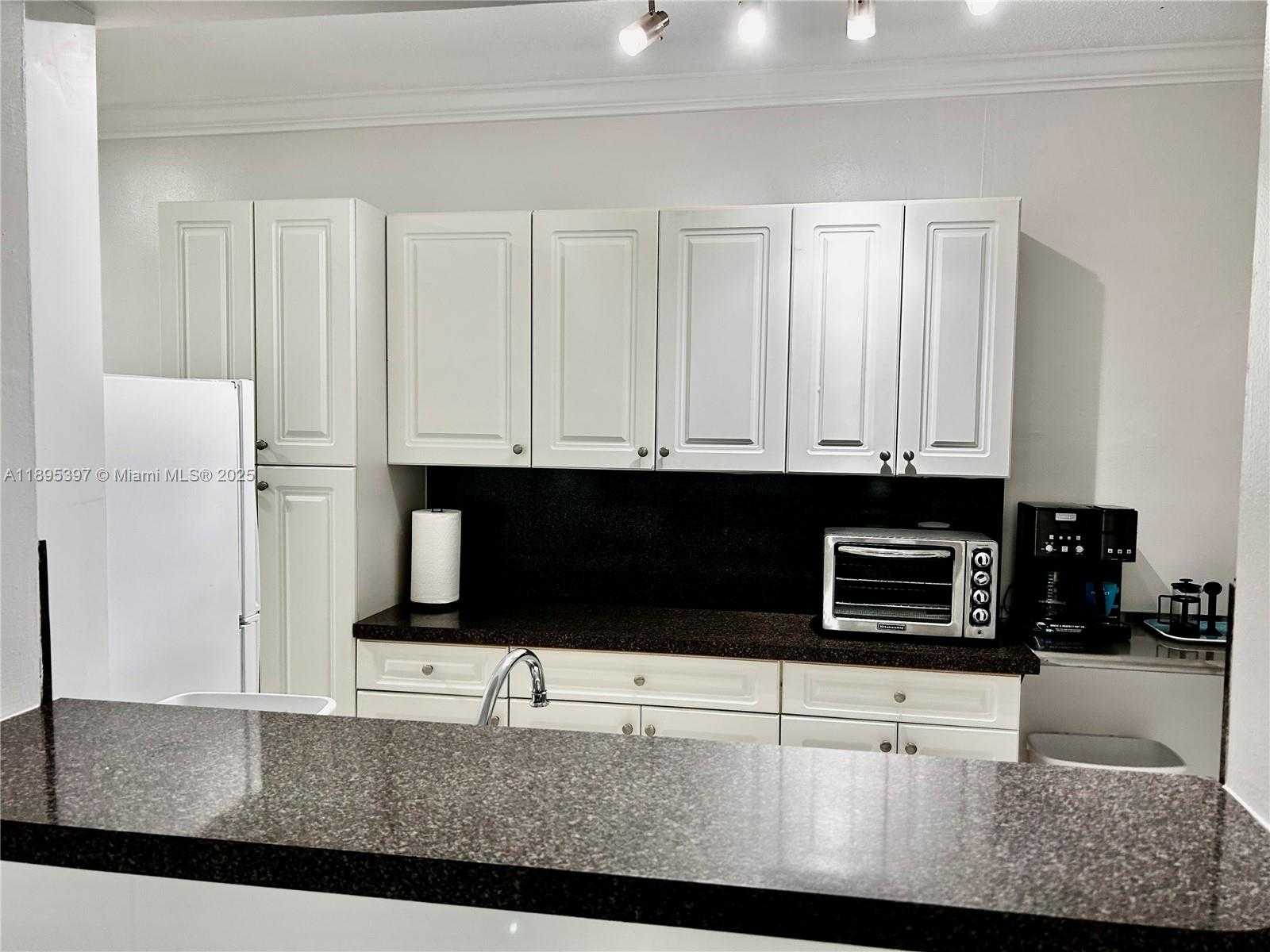 Small Image of 2200 SOUTH OCEAN DR #N315, Hollywood Number 2