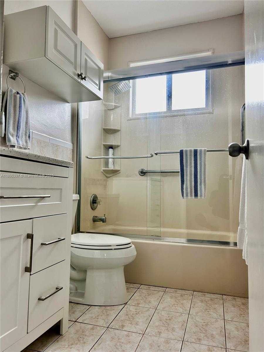 Small Image of 2200 SOUTH OCEAN DR #N315, Hollywood Number 4