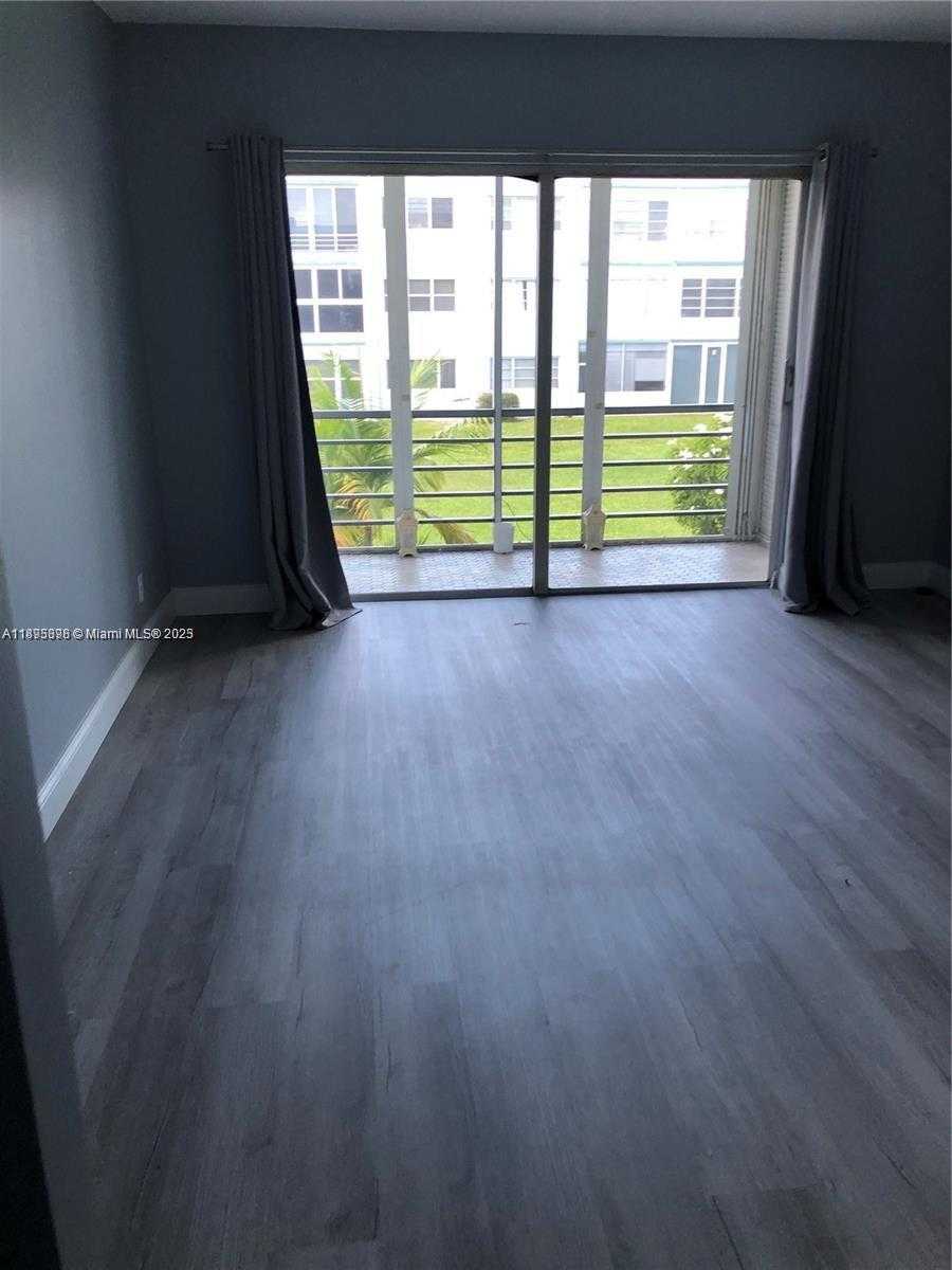 Small Image of 2200 PARK LN #209, Hollywood Number 4