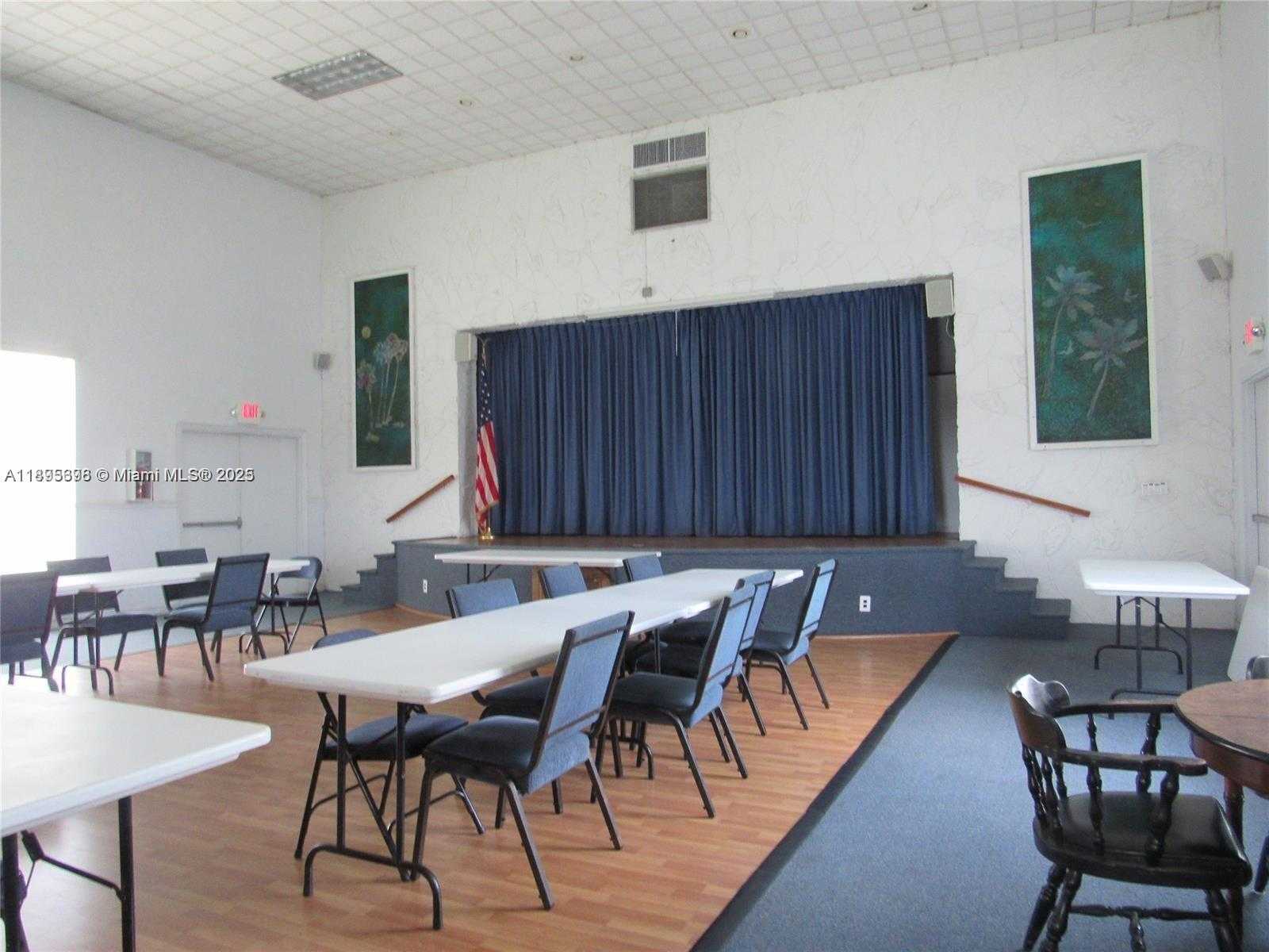 Small Image of 2200 PARK LN #209, Hollywood Number 6