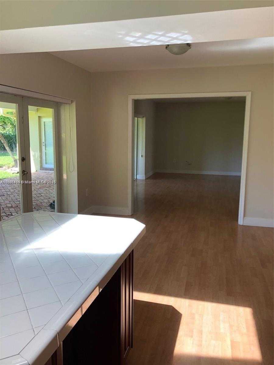 Small Image of 8340 SOUTH WEST 83RD ST, Miami Number 11