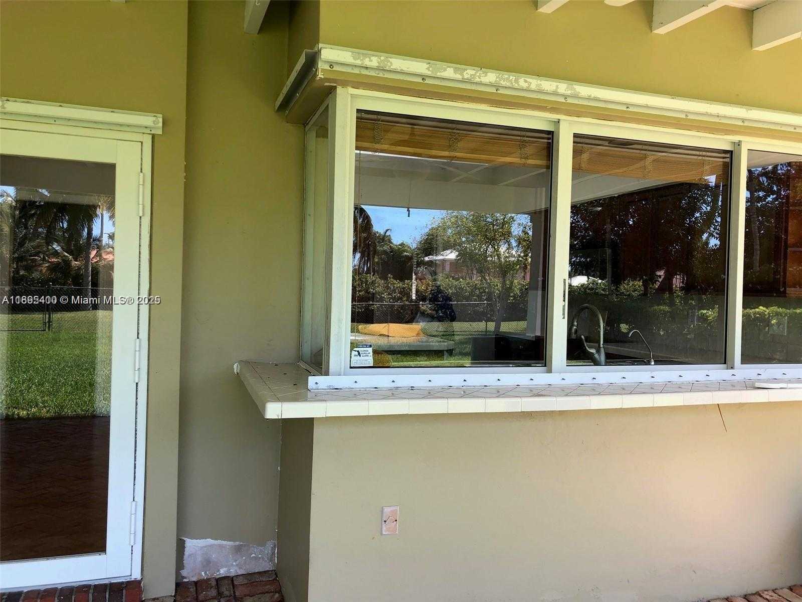 Small Image of 8340 SOUTH WEST 83RD ST, Miami Number 14