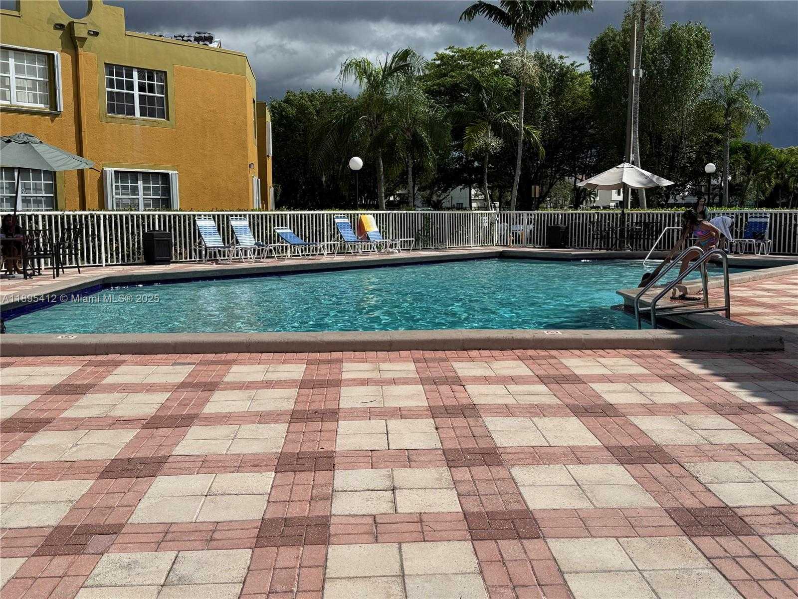 Small Image of 9725 FONTAINEBLEAU BLVD #A212, Miami Number 31