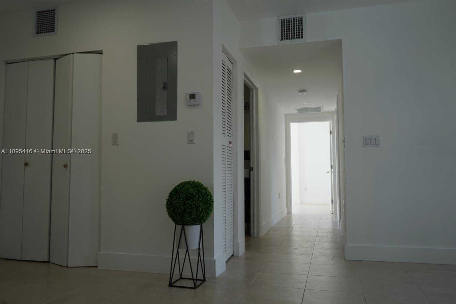Small Image of 1450 NORTH EAST 147TH ST, Miami Number 6