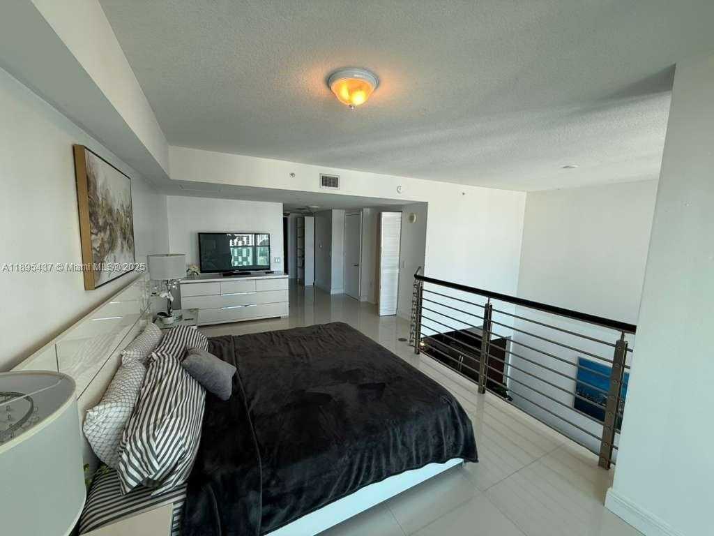 Small Image of 41 SOUTH EAST 5TH ST #2307, Miami Number 12