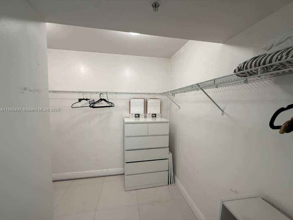 Small Image of 41 SOUTH EAST 5TH ST #2307, Miami Number 15