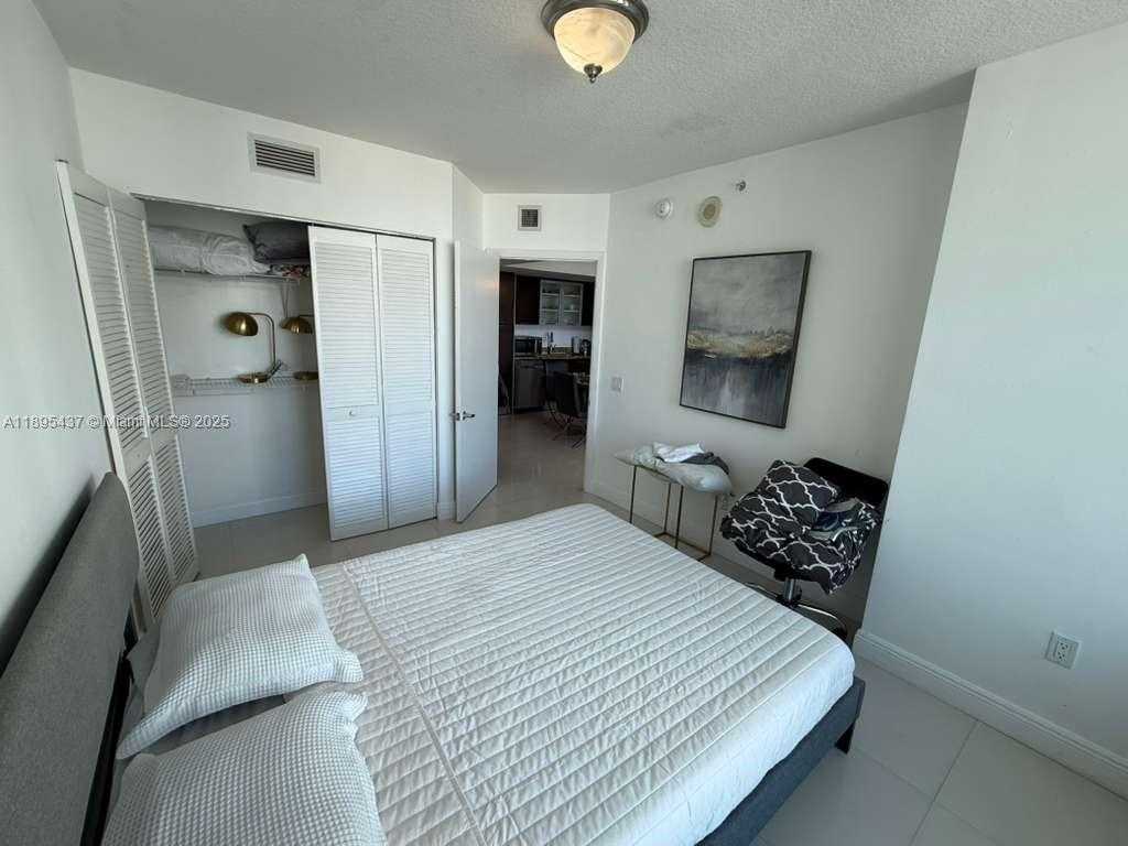 Small Image of 41 SOUTH EAST 5TH ST #2307, Miami Number 9
