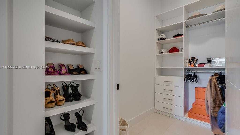 Small Image of 1030 15TH ST #201, Miami Beach Number 16