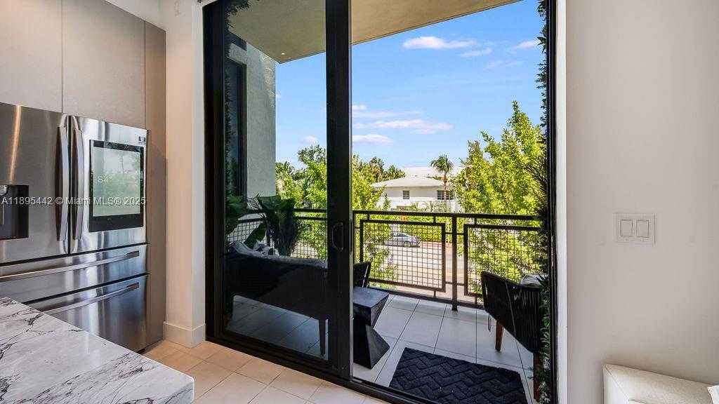 Small Image of 1030 15TH ST #201, Miami Beach Number 9