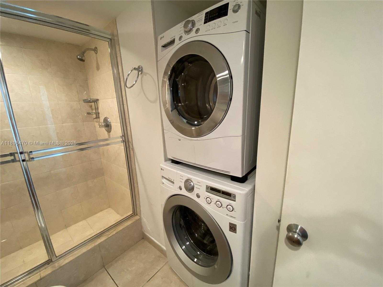 Small Image of 5600 COLLINS AVE #4E, Miami Beach Number 12