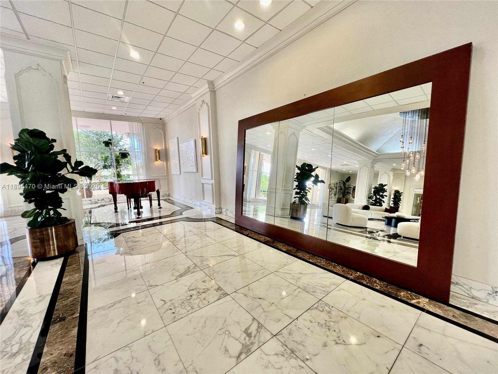 Small Image of 5600 COLLINS AVE #4E, Miami Beach Number 17