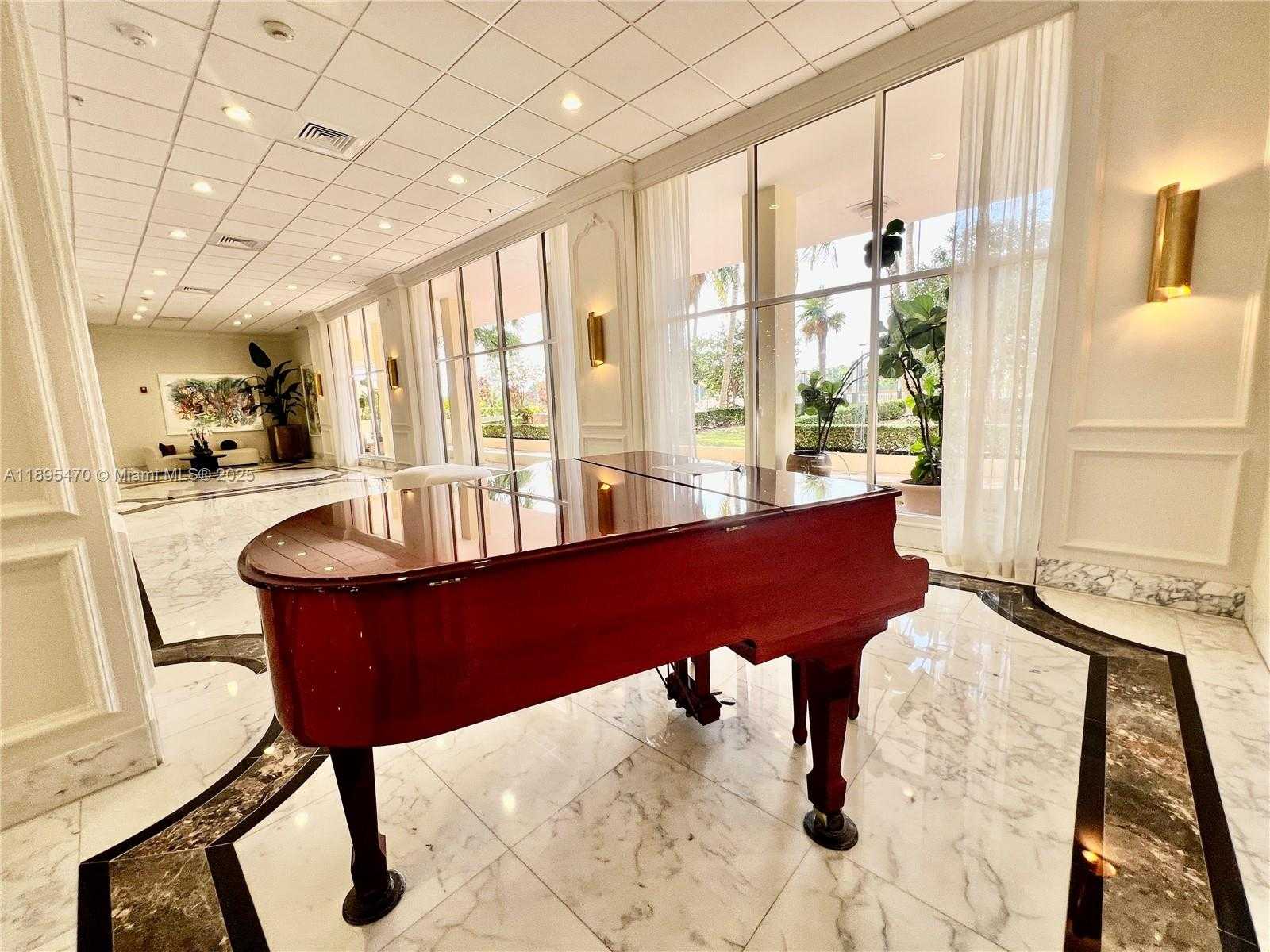 Small Image of 5600 COLLINS AVE #4E, Miami Beach Number 18