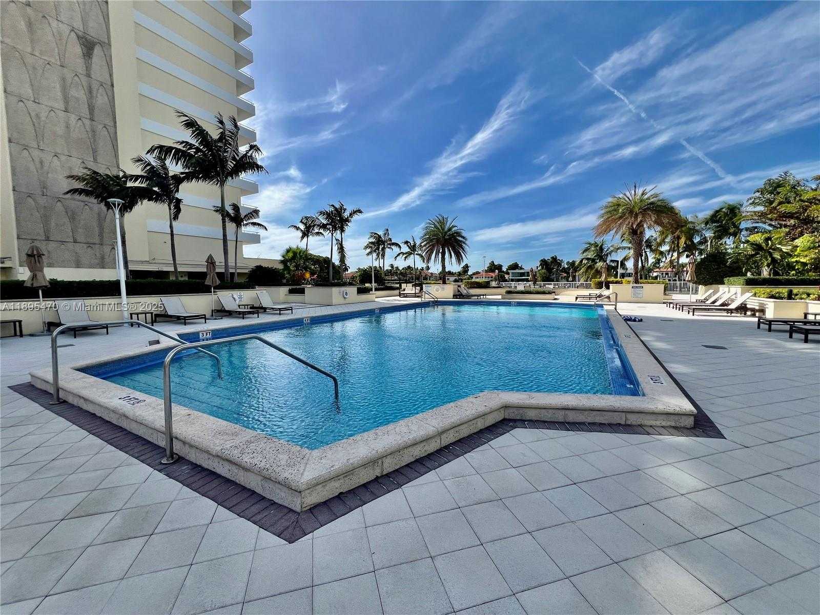 Small Image of 5600 COLLINS AVE #4E, Miami Beach Number 19