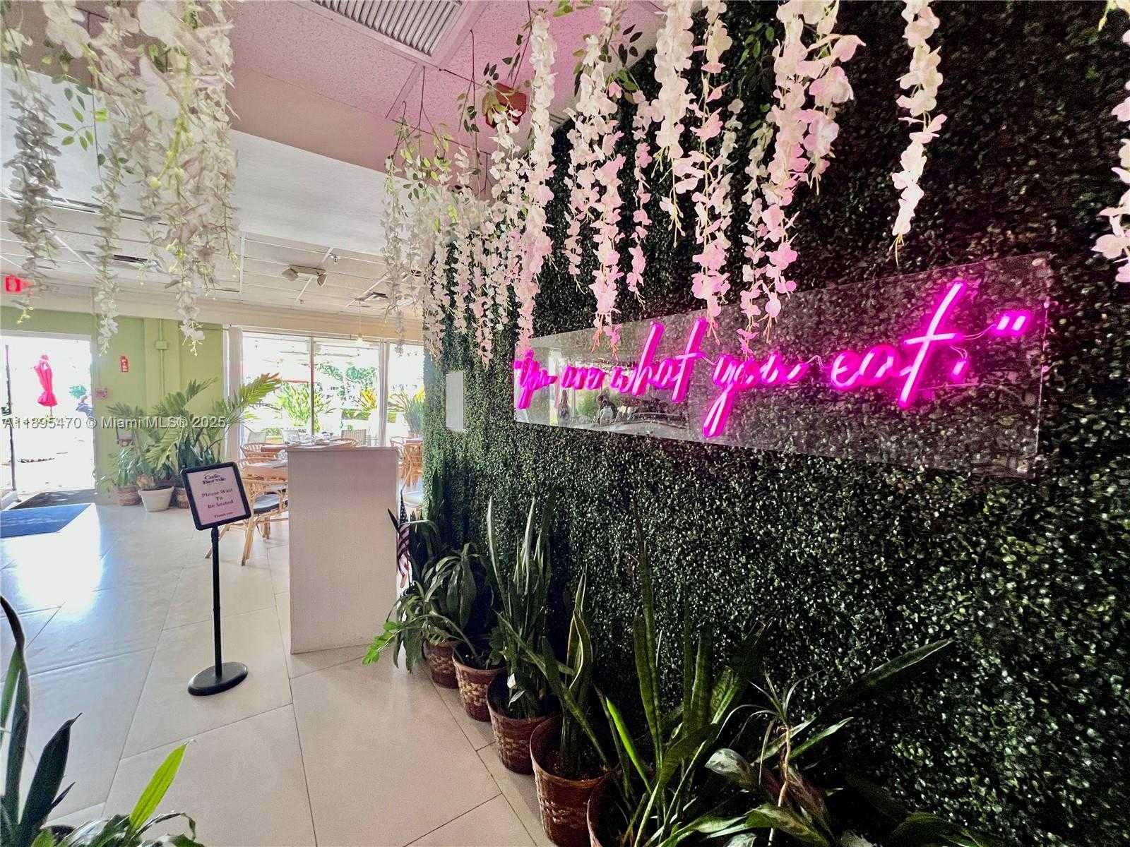 Small Image of 5600 COLLINS AVE #4E, Miami Beach Number 23