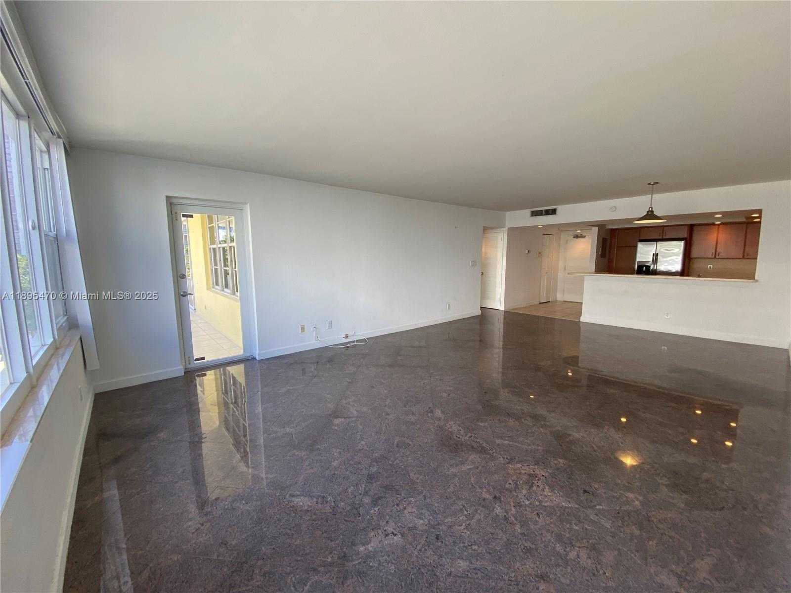 Small Image of 5600 COLLINS AVE #4E, Miami Beach Number 4