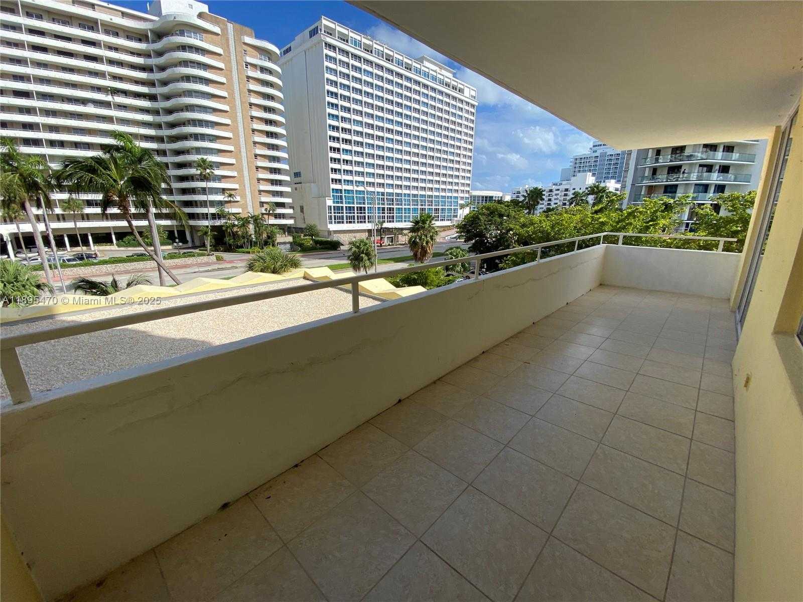 Small Image of 5600 COLLINS AVE #4E, Miami Beach Number 6